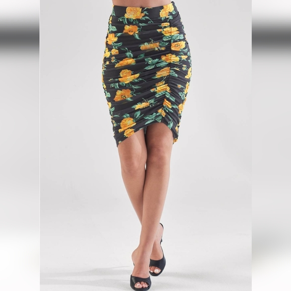 Ruched Skirt-Floral - Picture 2 of 3